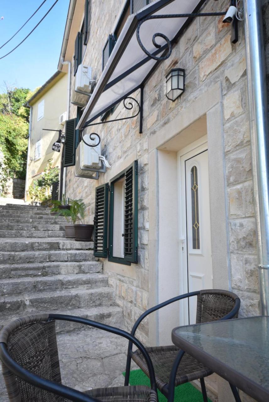 Vila Kula 1830 Apartments Herceg Novi Buitenkant foto