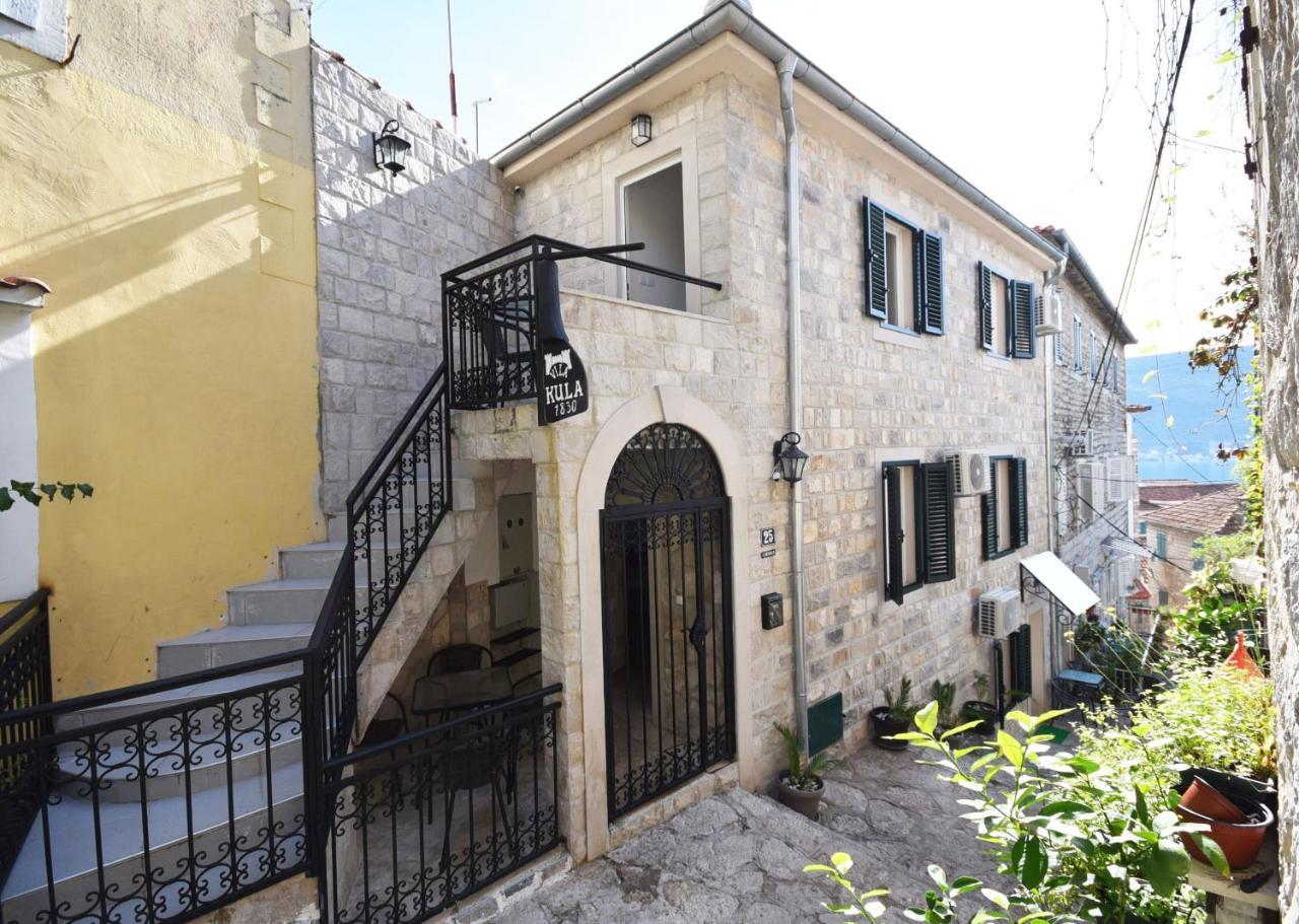 Vila Kula 1830 Apartments Herceg Novi Buitenkant foto