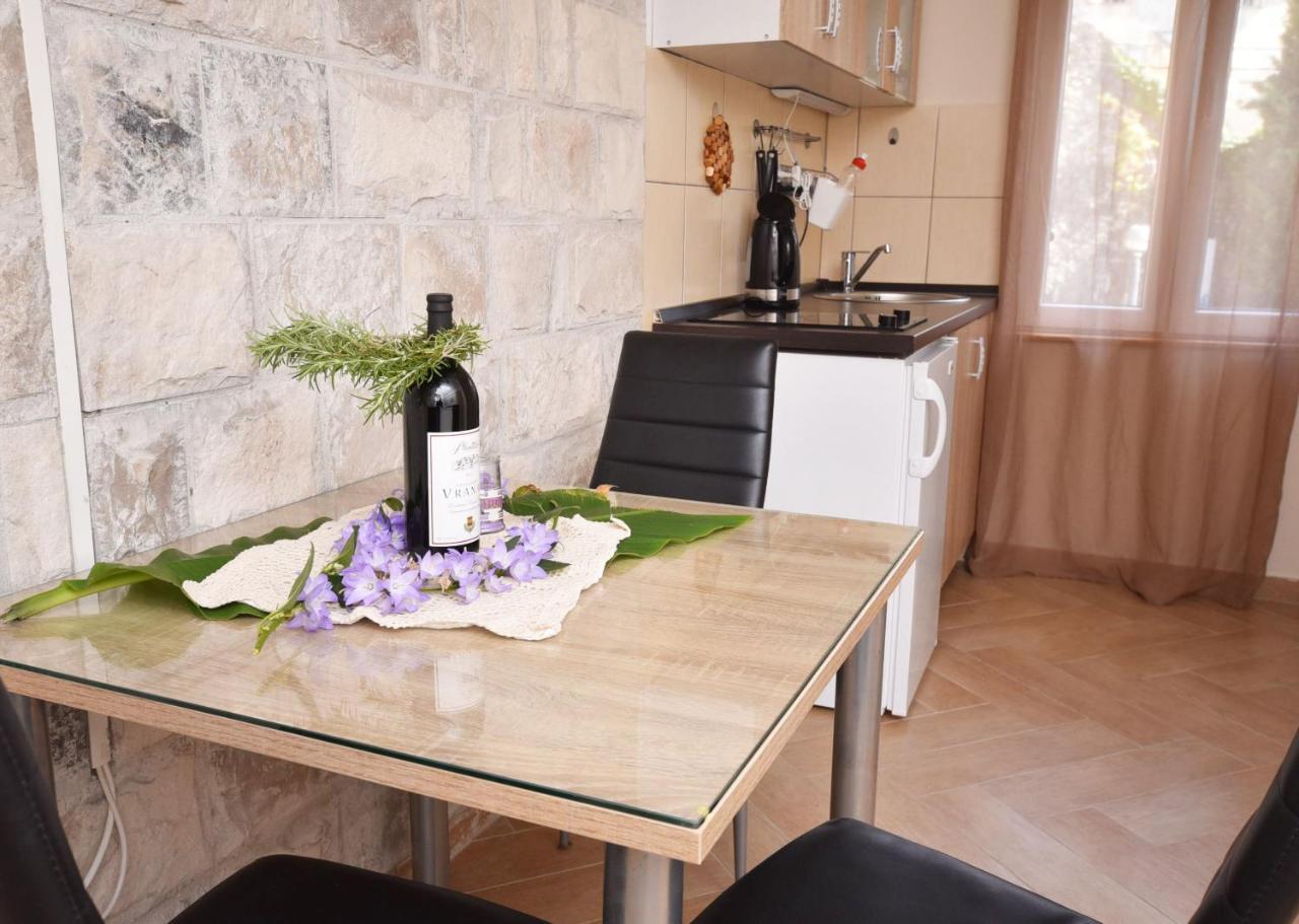 Vila Kula 1830 Apartments Herceg Novi Buitenkant foto