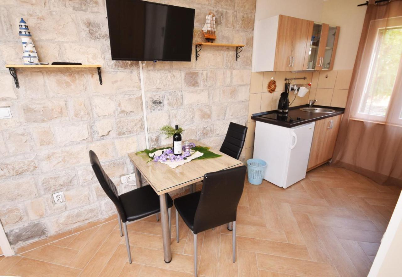 Vila Kula 1830 Apartments Herceg Novi Buitenkant foto