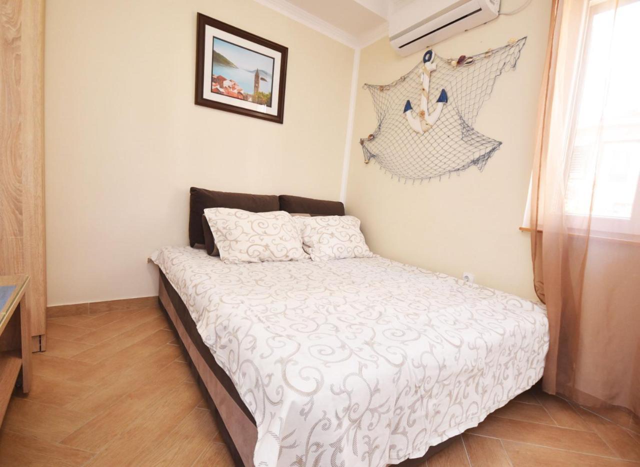 Vila Kula 1830 Apartments Herceg Novi Buitenkant foto
