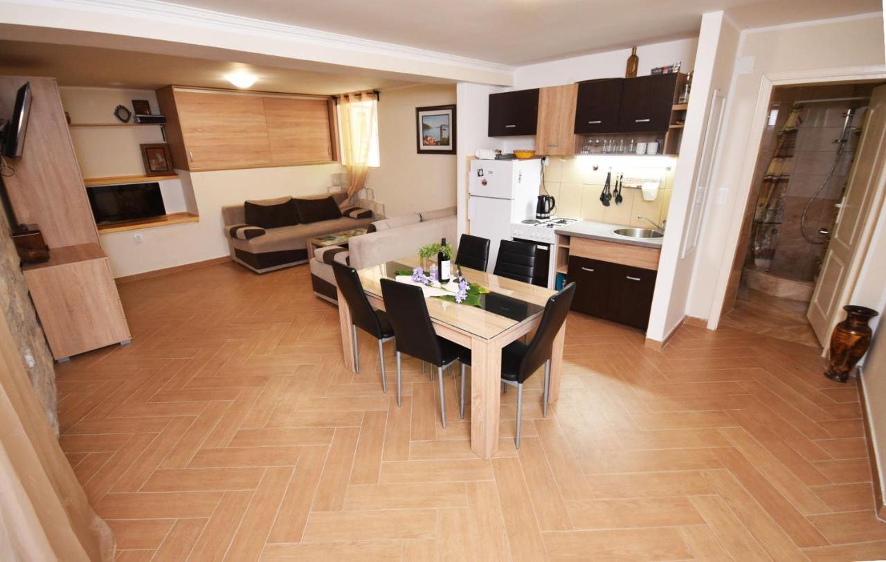 Vila Kula 1830 Apartments Herceg Novi Buitenkant foto