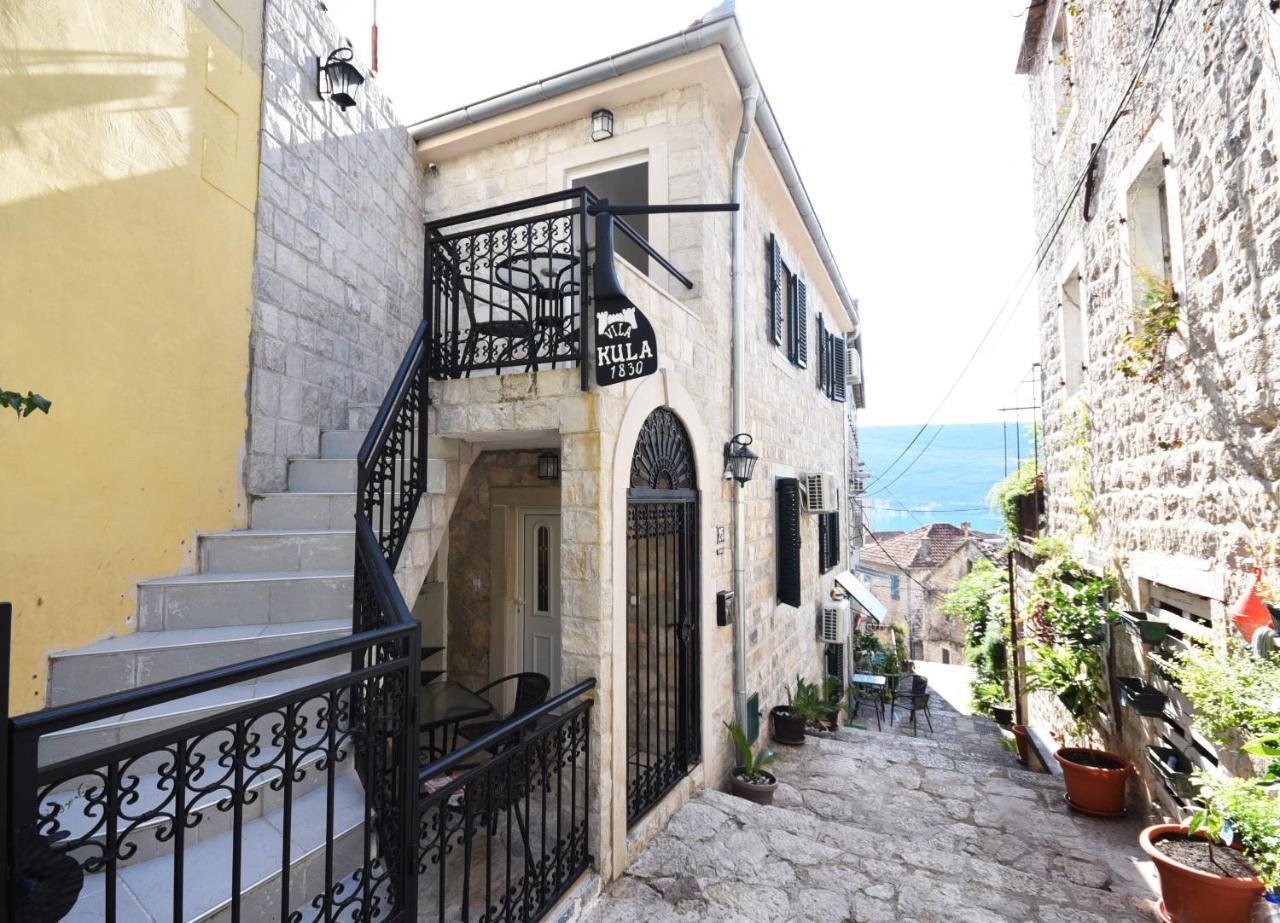 Vila Kula 1830 Apartments Herceg Novi Buitenkant foto