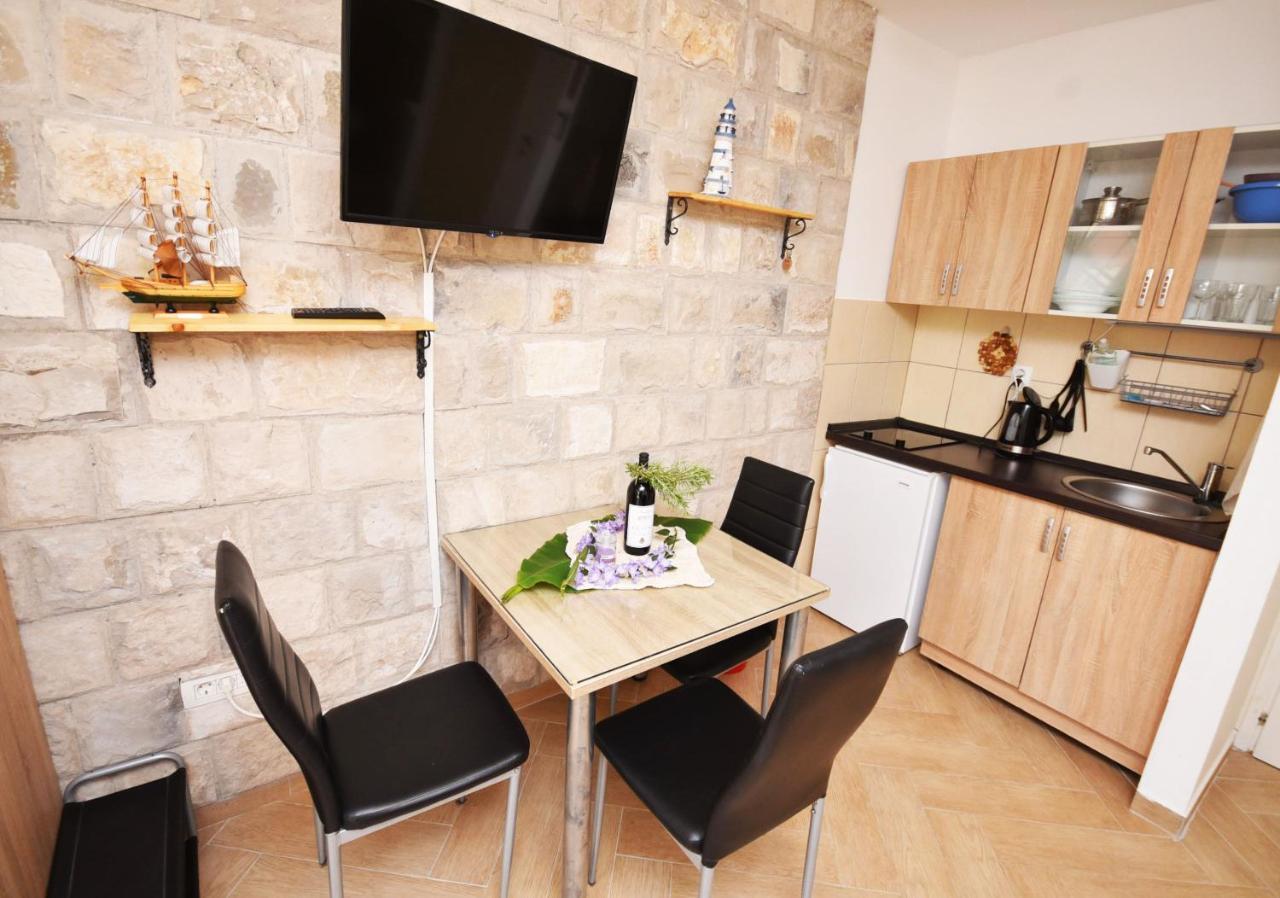 Vila Kula 1830 Apartments Herceg Novi Buitenkant foto