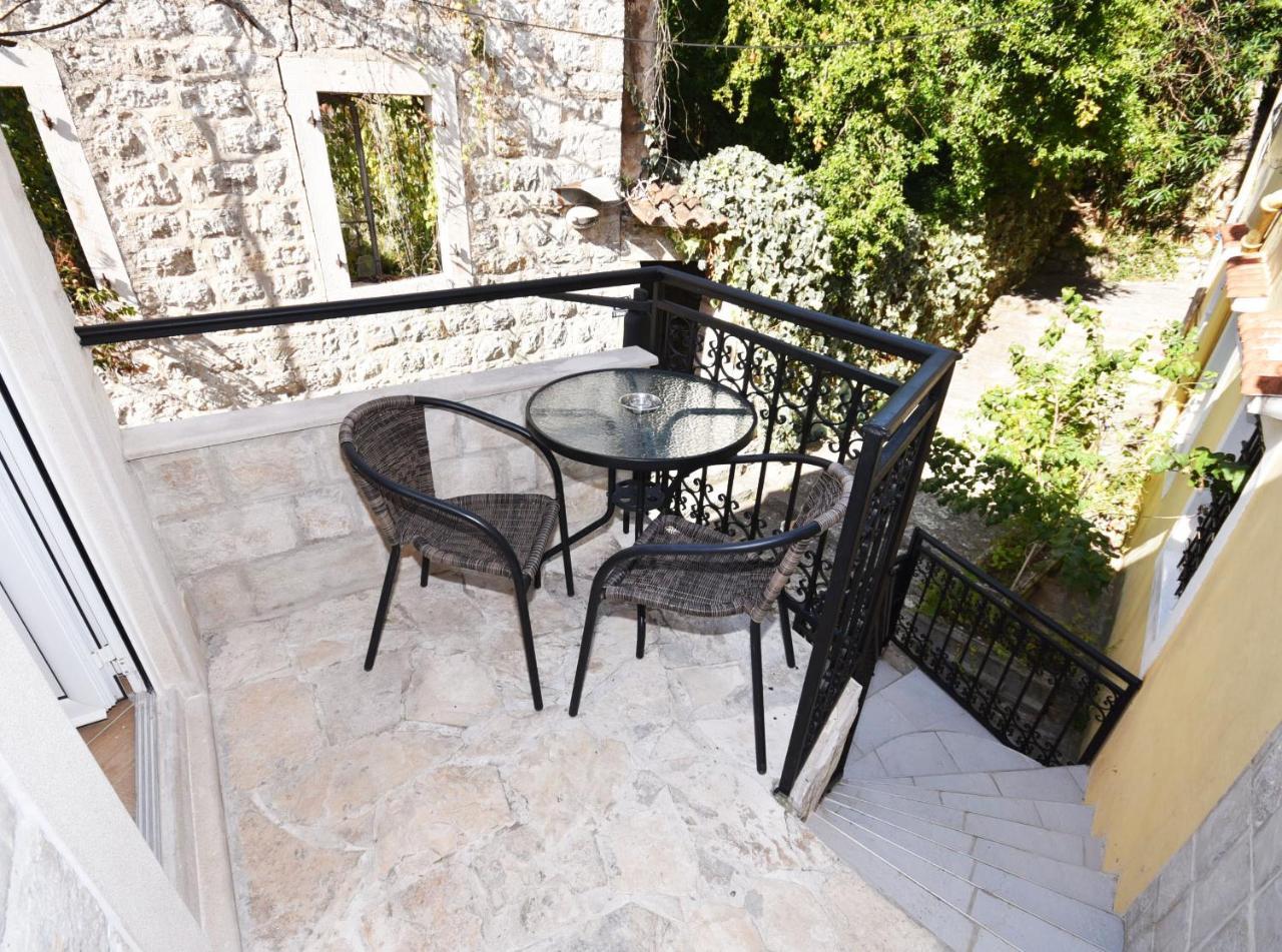 Vila Kula 1830 Apartments Herceg Novi Buitenkant foto