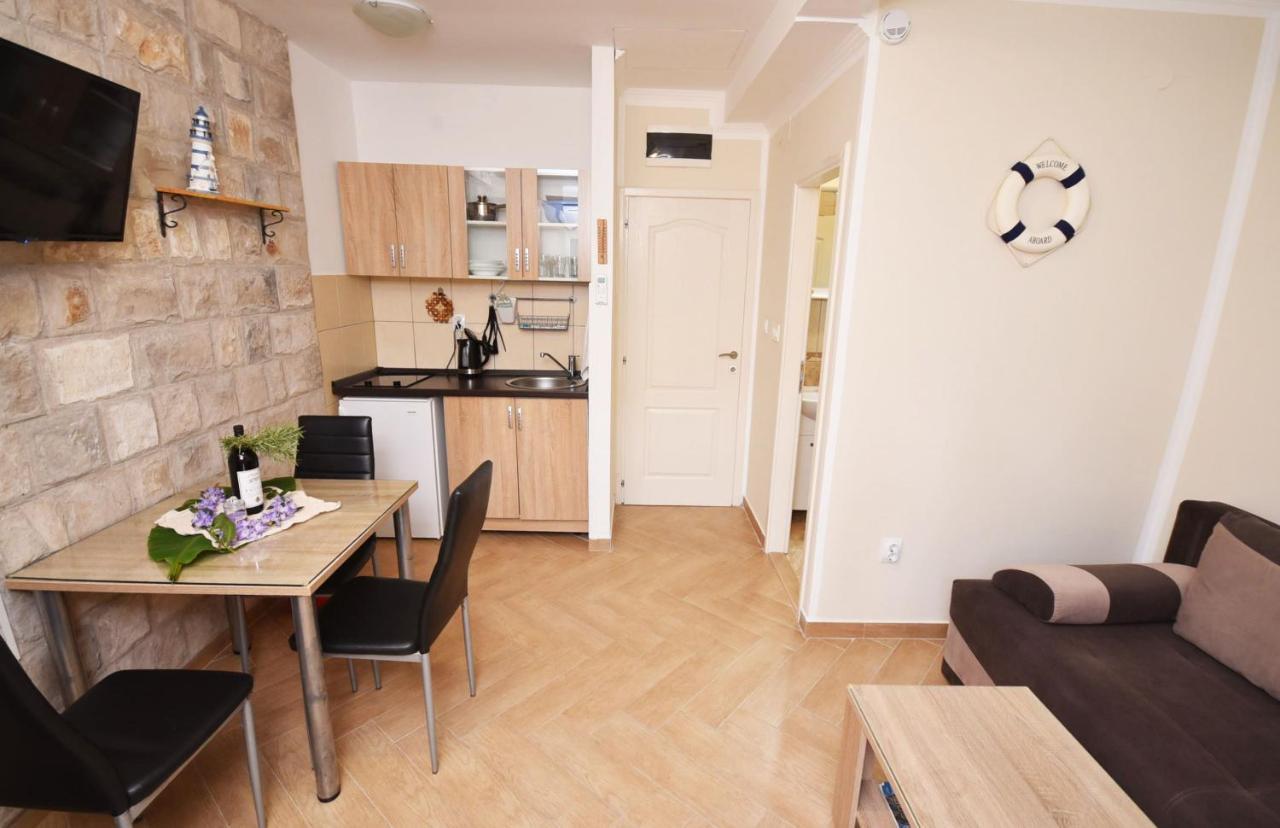 Vila Kula 1830 Apartments Herceg Novi Buitenkant foto