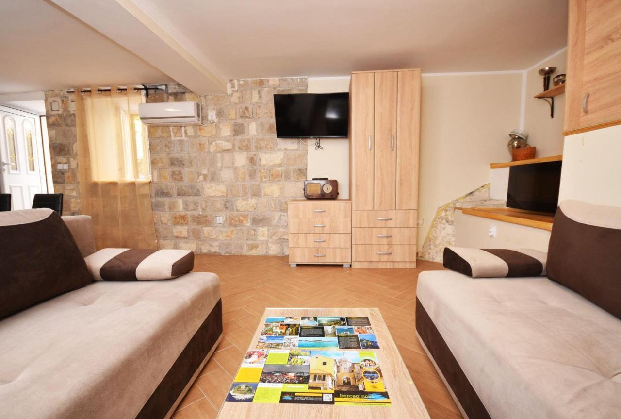 Vila Kula 1830 Apartments Herceg Novi Buitenkant foto
