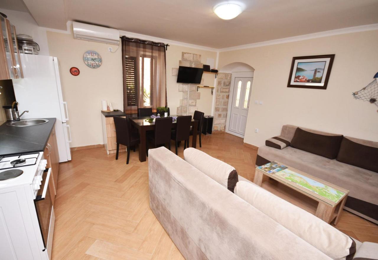 Vila Kula 1830 Apartments Herceg Novi Buitenkant foto
